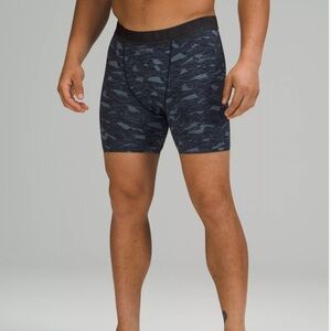 Lululemon Built to Move Boxer Long 7” *Rhythm Dot Chambray True Navy